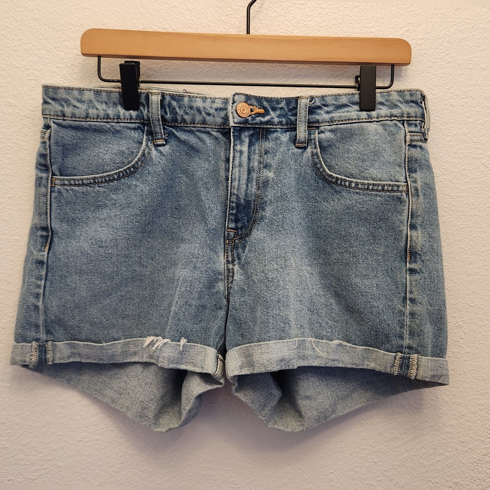 H&M Regular Waist Denim Cuffed Shorts